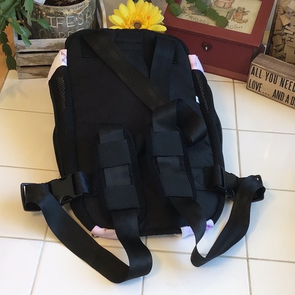 ‘Pawaboo’ Front or Back Pet Carrier Backpack (#7) - Picture 6 of 9